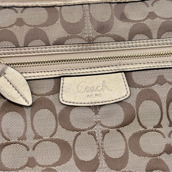 Coach crossbody monogram bag with gold detailing Vintage - Picture 5 of 11